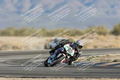 media/Dec-07-2025-CVMA (Sun) [[3e7d2de5dc]]/Race 16-Formula Middleweight/